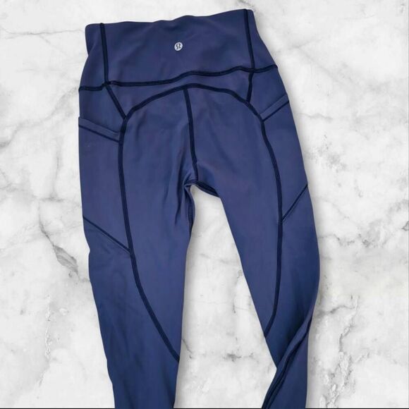 Lululemon Size 4 All the Right Places - Picture 3 of 4